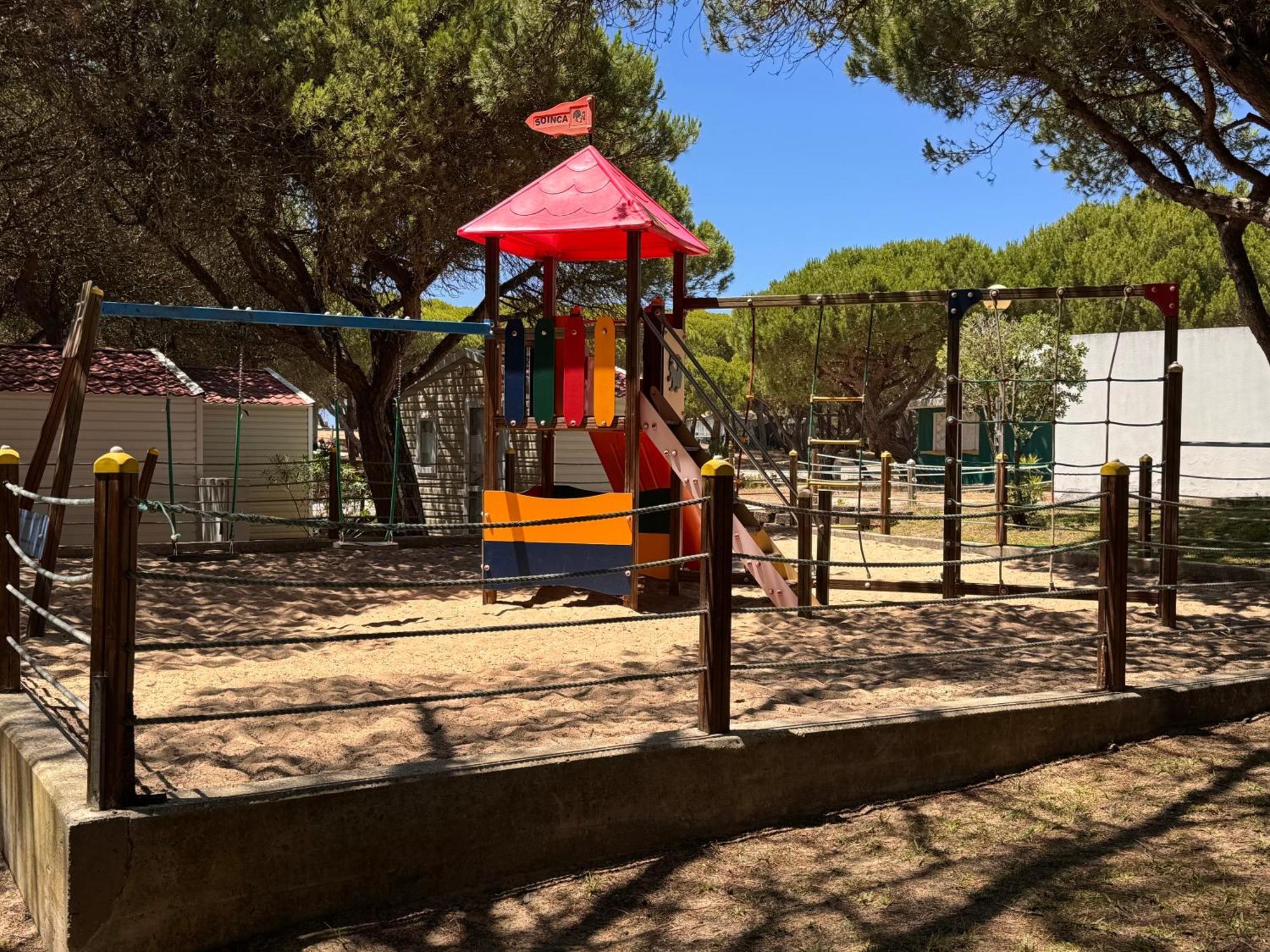 فندق Parque De Campismo Orbitur Guincho كاسكايس المظهر الخارجي الصورة
